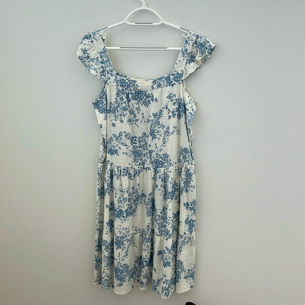 Monteau Los Angeles Blue Floral Summer Dress (Never Worn)